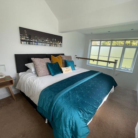 The Upton Coach House Villa Birkenhead Exterior photo